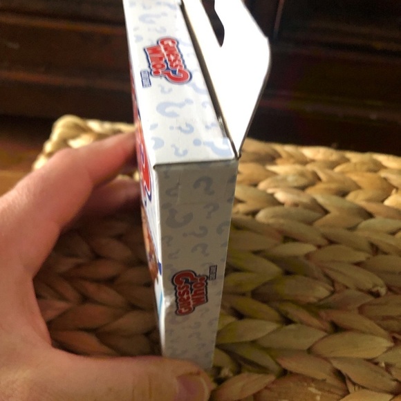 Hasbro Guess Who? Card Game - Picture 4 of 4